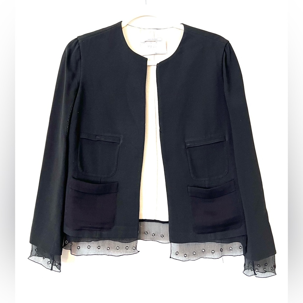 Prada Black Tailored Blazer with Modern Design - Picture 7 of 12